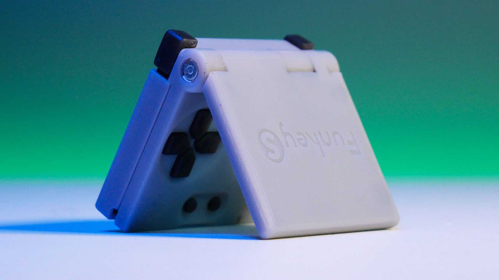 funkey s clamshell